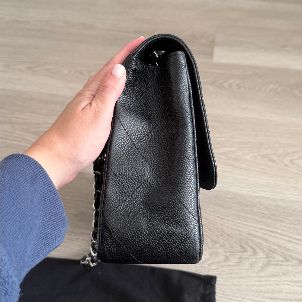 Chanel Pebbled Leather Jumbo Classic Bag - Picture 4 of 12